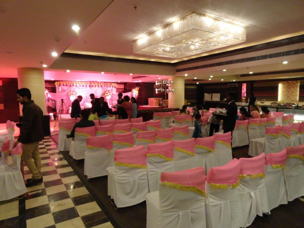 Gulmor Hotell Ludhiana Eksteriør bilde