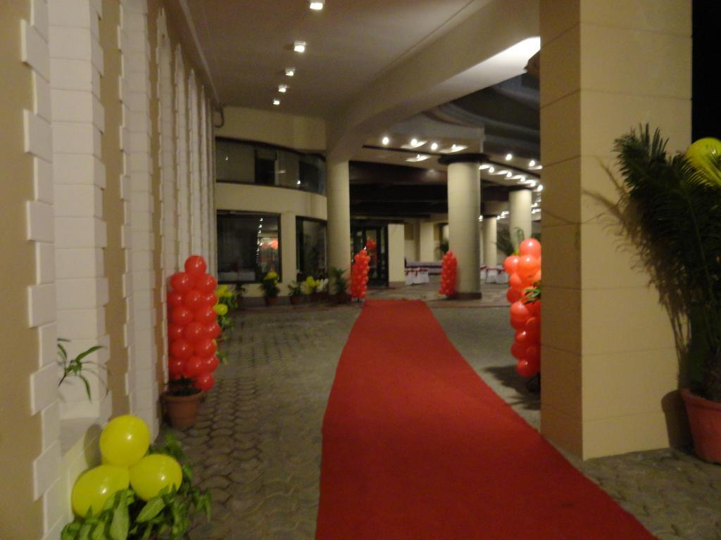 Gulmor Hotell Ludhiana Eksteriør bilde