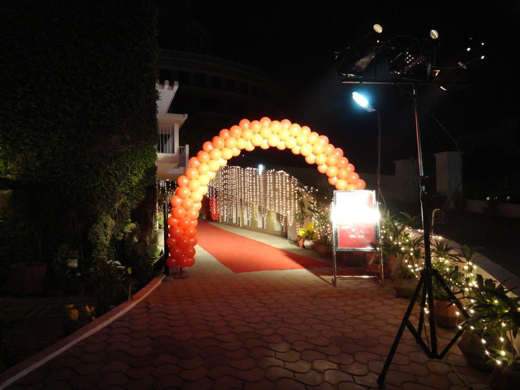 Gulmor Hotell Ludhiana Eksteriør bilde