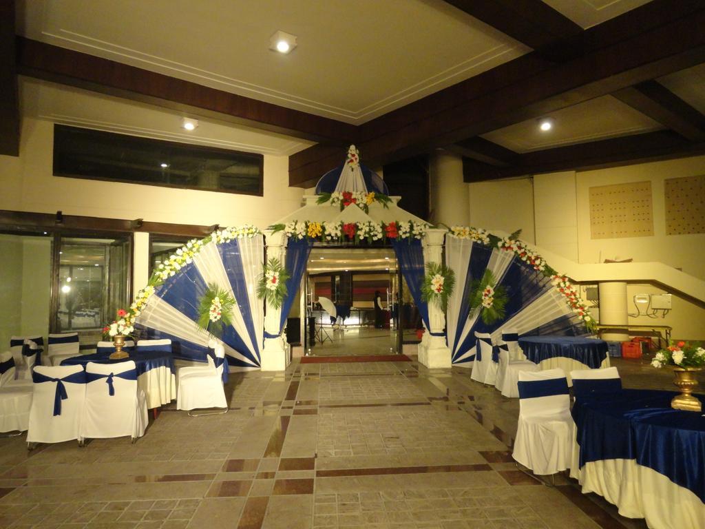 Gulmor Hotell Ludhiana Eksteriør bilde