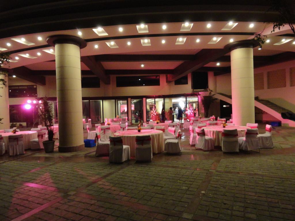 Gulmor Hotell Ludhiana Eksteriør bilde